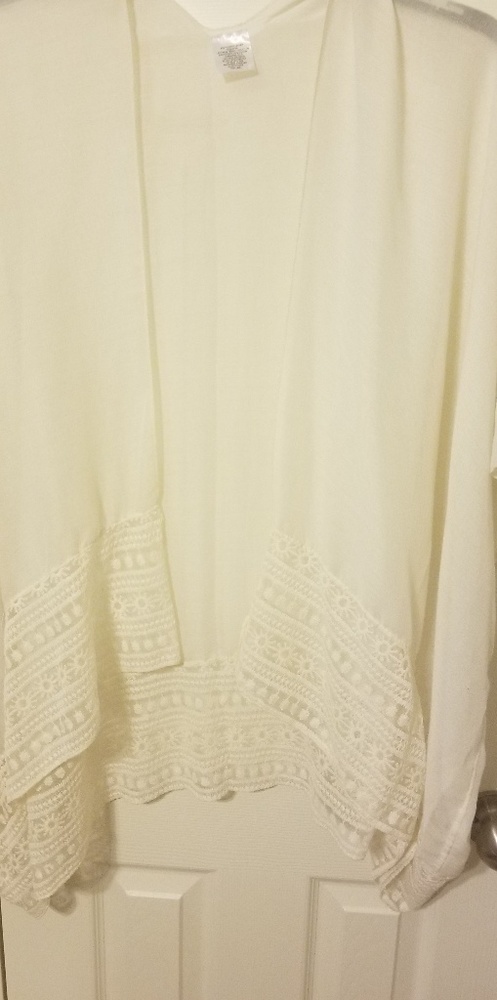 Ivory flowy overpiece
